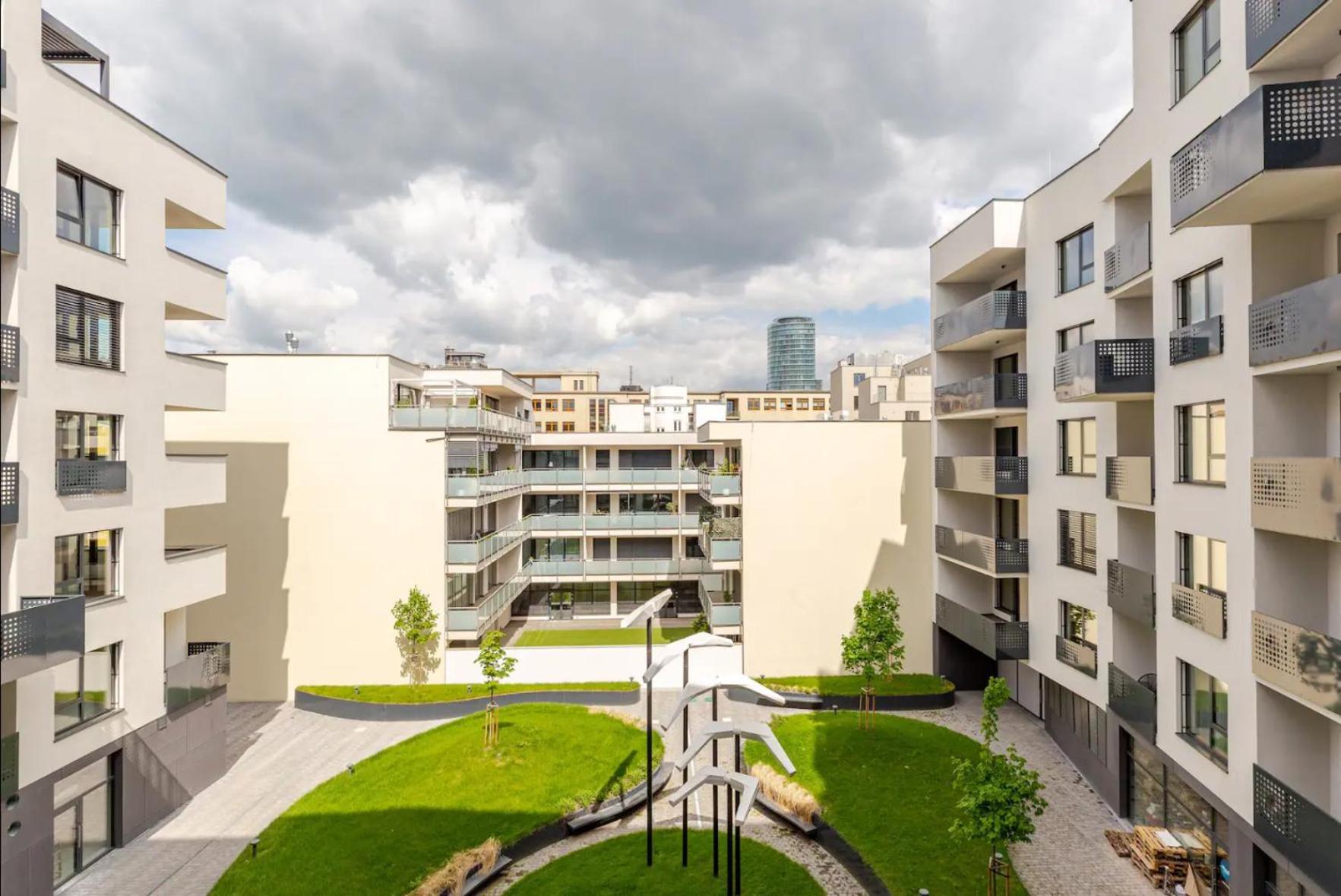 Magnolie Suite Presidential Garden Free Parking Bratislava Exterior foto